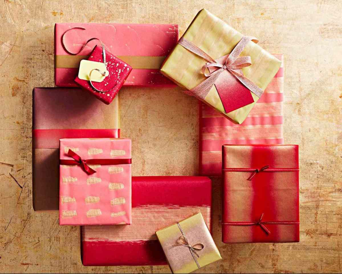 From the Heart: 4 Sweet Christmas Gifts Your Girlfriend Will Love – Covering All Things
