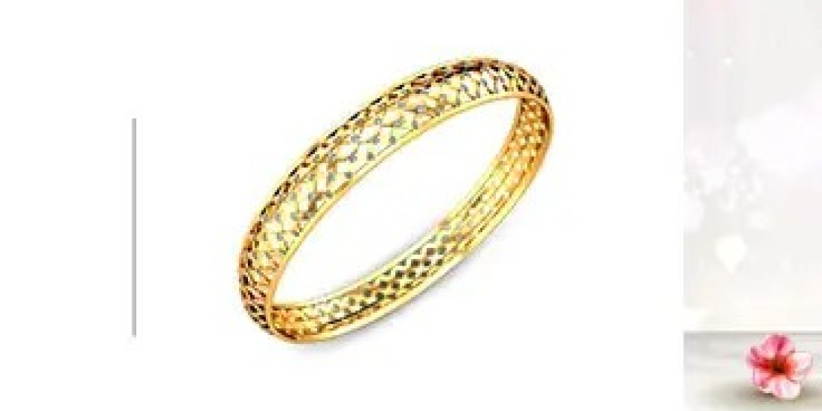 The Art of Layering: Tips for mixing and matching jewellery
